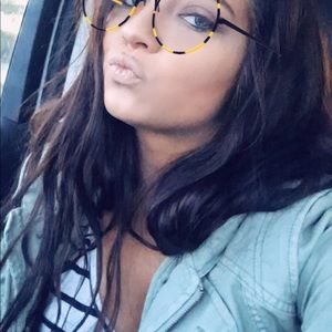 Meet your Posher, Julee